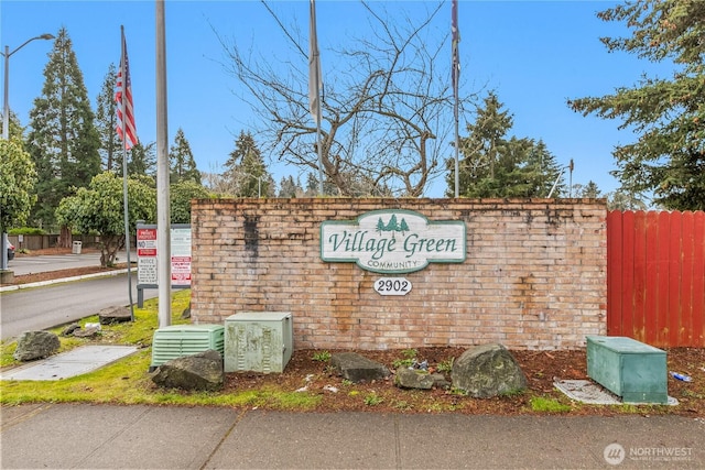 view of community / neighborhood sign