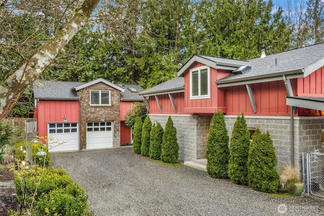 view of front facade with a garage