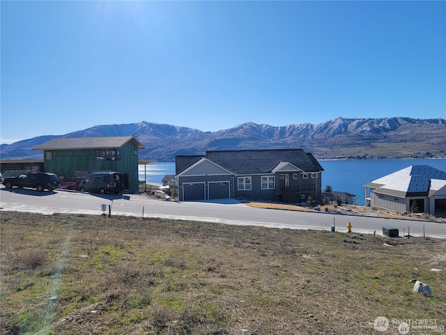 Listing photo 2 for 255 Apple Ave, Chelan WA 98816