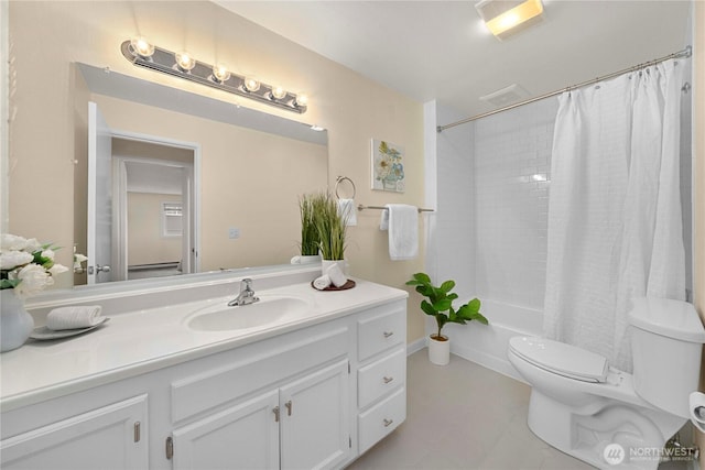 bathroom with vanity, toilet, and shower / tub combo with curtain