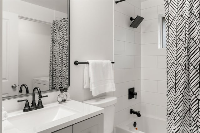 full bathroom featuring toilet, shower / bath combo with shower curtain, and vanity