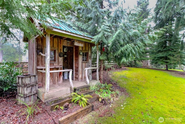 view of outbuilding with an outbuilding