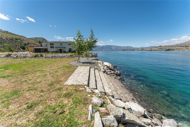 102 Trout Ln, Chelan, WA 98816