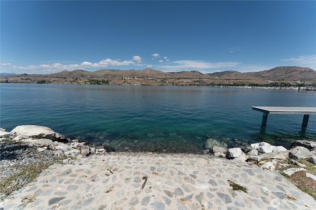 102 Trout Ln, Chelan, WA 98816