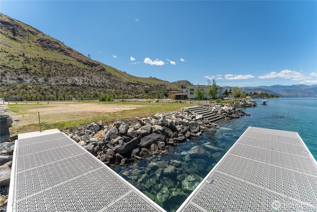 102 Trout Ln, Chelan, WA 98816