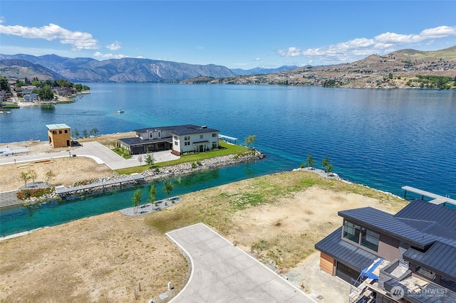 102 Trout Ln, Chelan, WA 98816