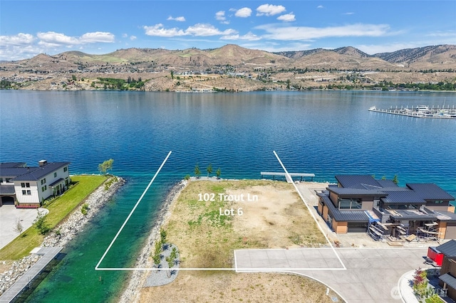 102 Trout Ln, Chelan, WA 98816