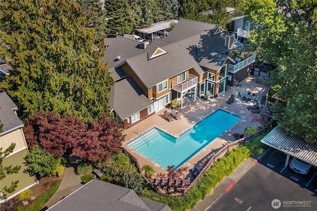 300 N 130th St Unit 7104, Seattle, WA 98133 - aerial view of property and surrounding area featuring a pool