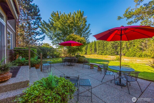 view of patio / terrace featuring outdoor dining area