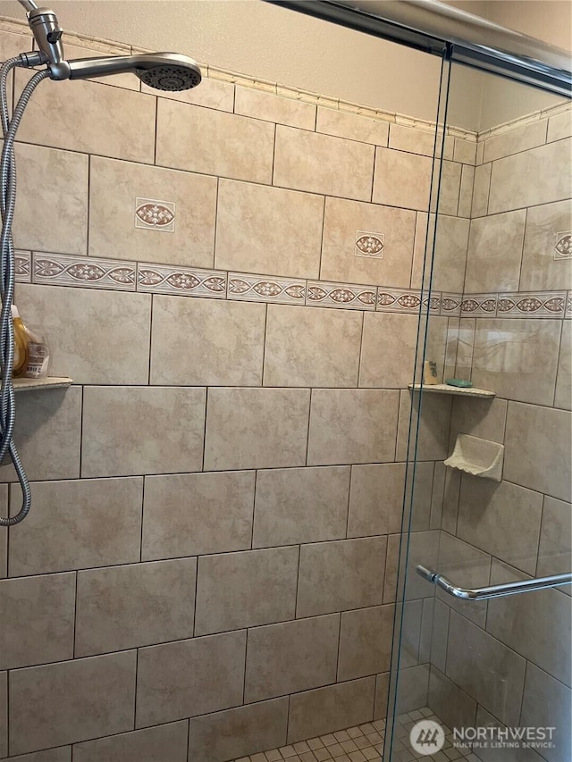 2611 Sea Crest Ave N, Long Beach, WA 98631 - full bath featuring a tile shower