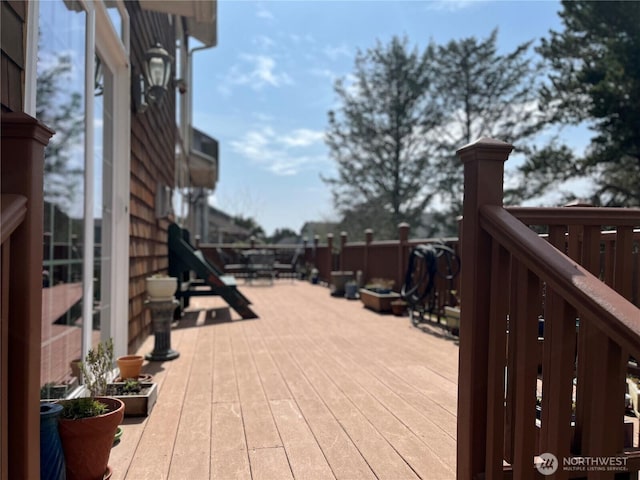 2611 Sea Crest Ave N, Long Beach, WA 98631 - view of wooden deck