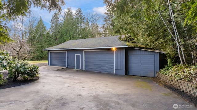 view of detached garage