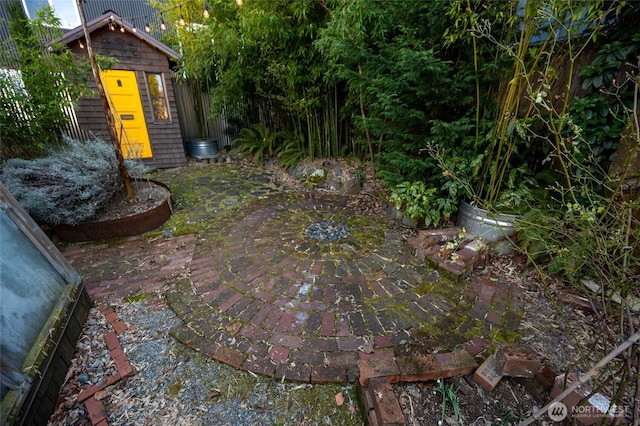 view of yard featuring a patio area