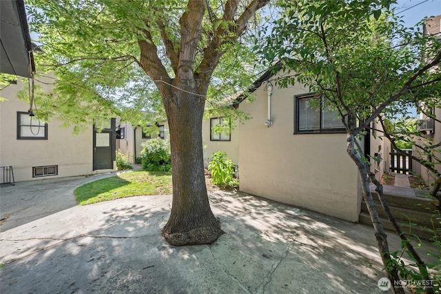 view of yard with a patio area