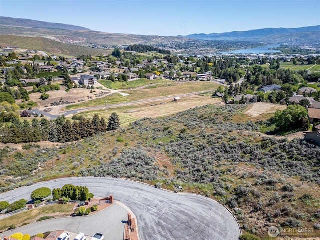 Listing photo 3 for 327 Mahogany Ln, Wenatchee WA 98801