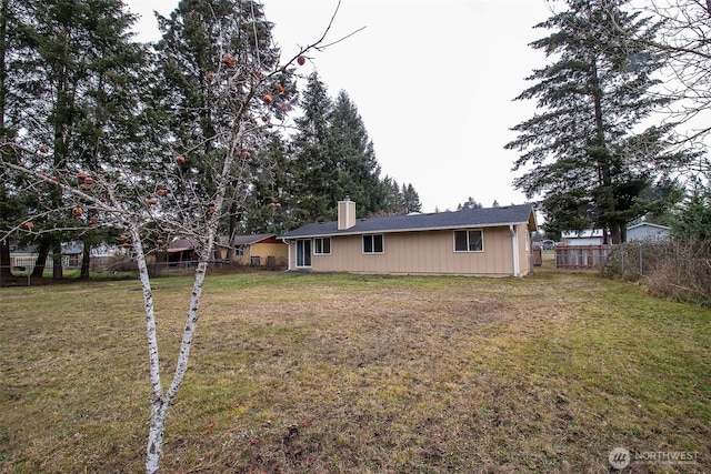 view of yard with fence