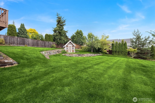 3802 Carpenter St, Mount Vernon, WA 98274 - fenced backyard featuring a storage shed