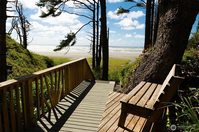 16 Koala Ln, Pacific Beach, WA 98571 - deck with view of water and beach