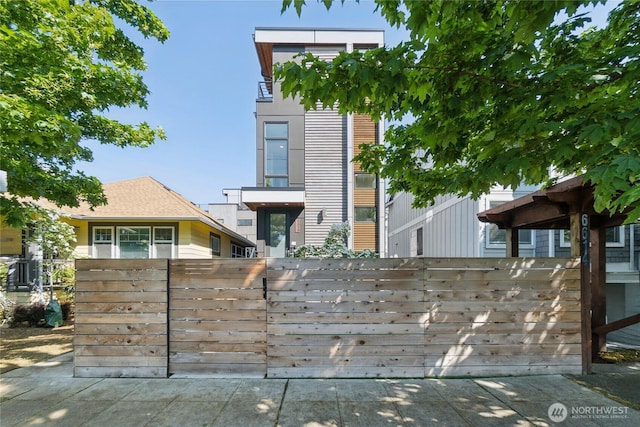6610 Corson Ave S, Seattle, WA 98108 - view of front facade with fence