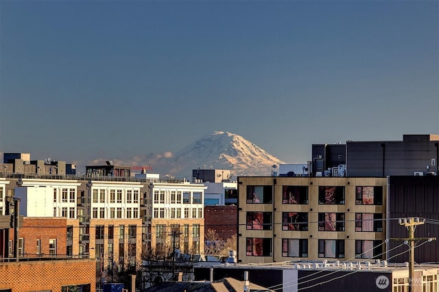 city view featuring a mountain view