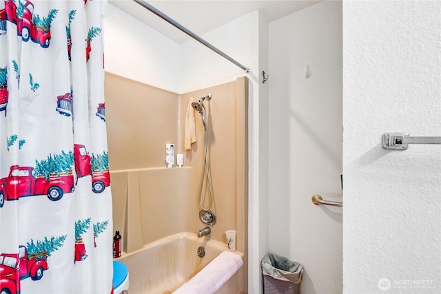 full bathroom featuring shower / tub combo with curtain