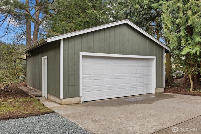 view of detached garage