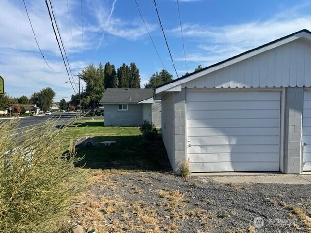 view of detached garage