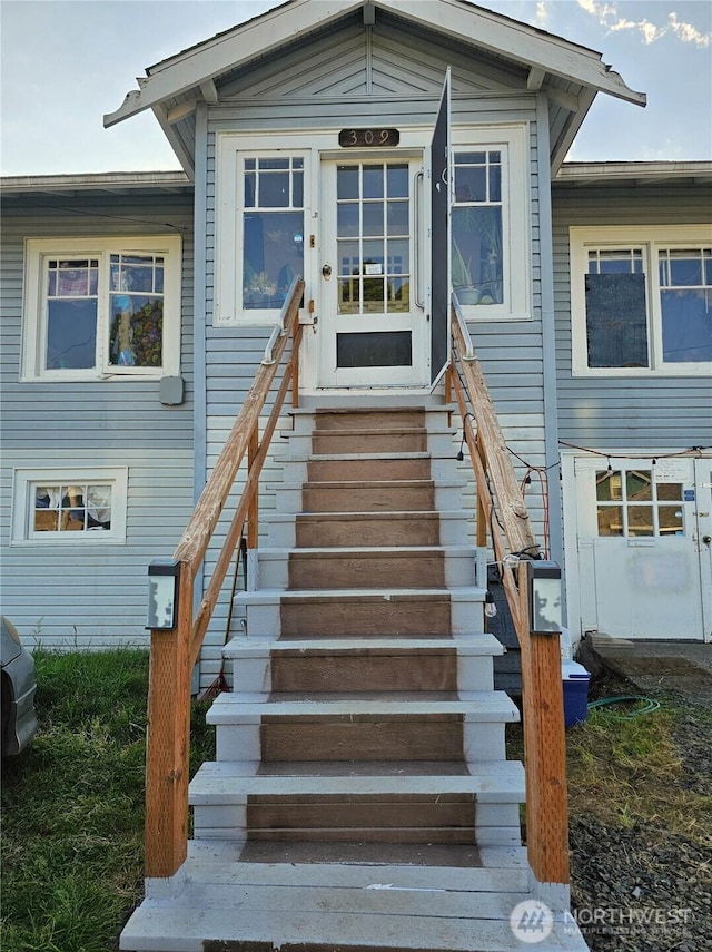 view of front of home featuring entry steps