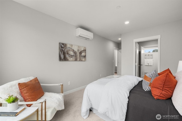 bedroom featuring light colored carpet, a wall unit AC, baseboards, and recessed lighting