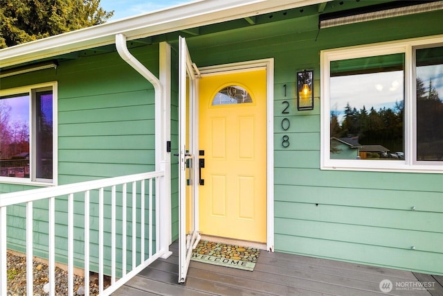 entrance to property with covered porch