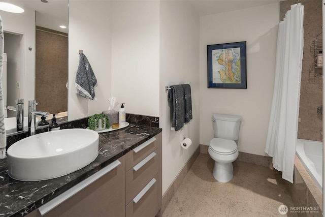 full bathroom featuring toilet, shower / bathtub combination with curtain, baseboards, and vanity