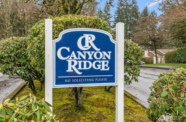 view of community / neighborhood sign