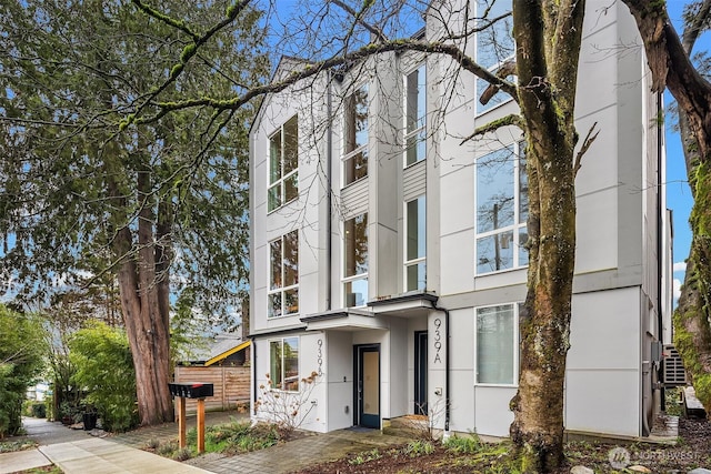 view of front of house with stucco siding