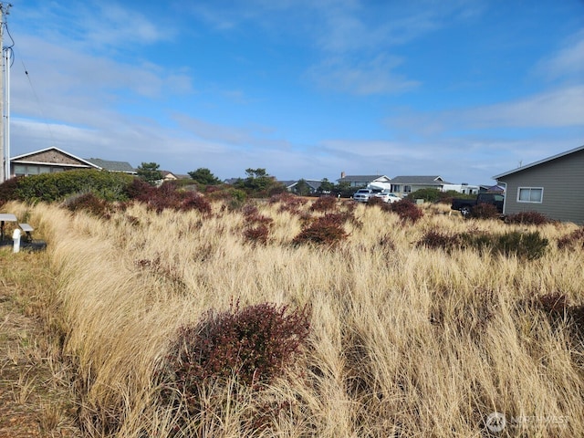 Listing photo 3 for 1159 Glendale Ct, Ocean Shores WA 98569