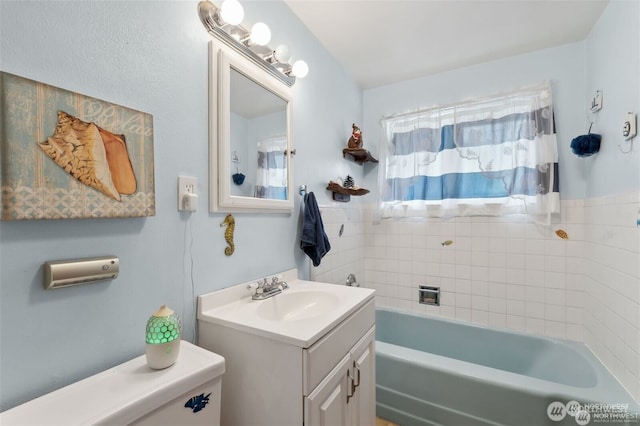 4421 89th Ave SE, Olympia, WA 98501 - bathroom with a bathtub and vanity