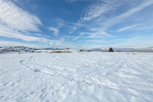 Listing photo 2 for 450 Bohart Rd, Wenatchee WA 98801