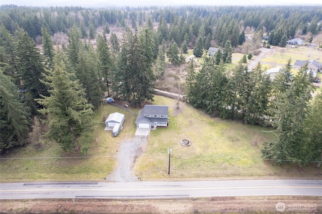 bird's eye view with a view of trees