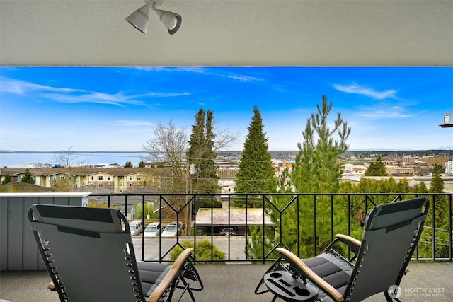 balcony with ceiling fan