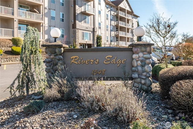 view of community / neighborhood sign