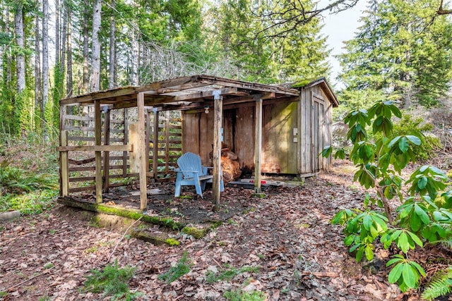 view of outdoor structure featuring an outdoor structure