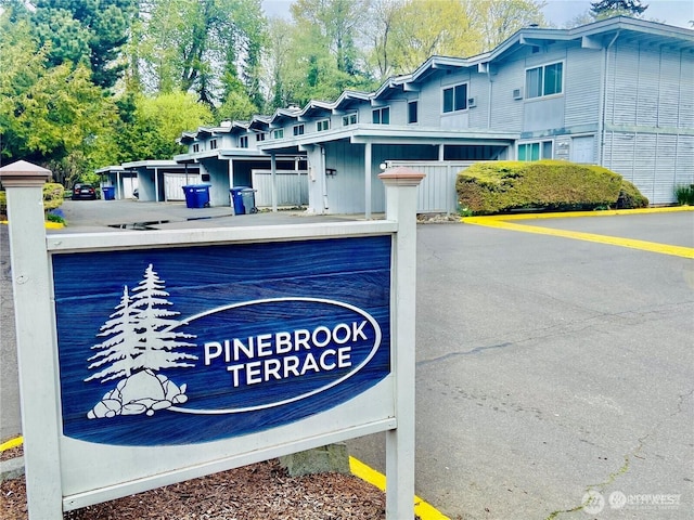 view of community / neighborhood sign