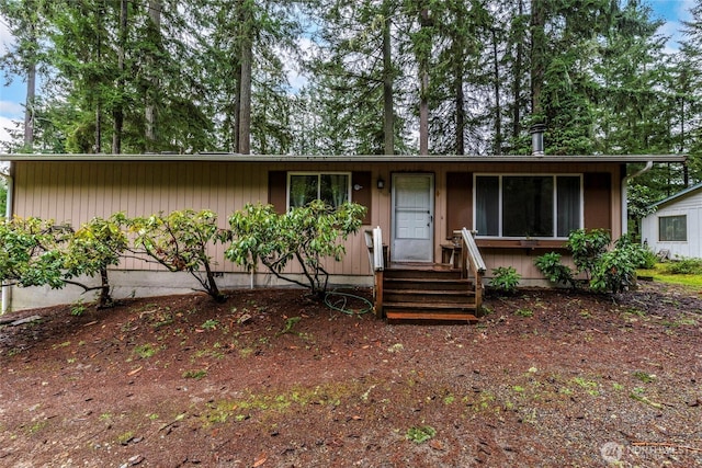 view of front of property featuring entry steps