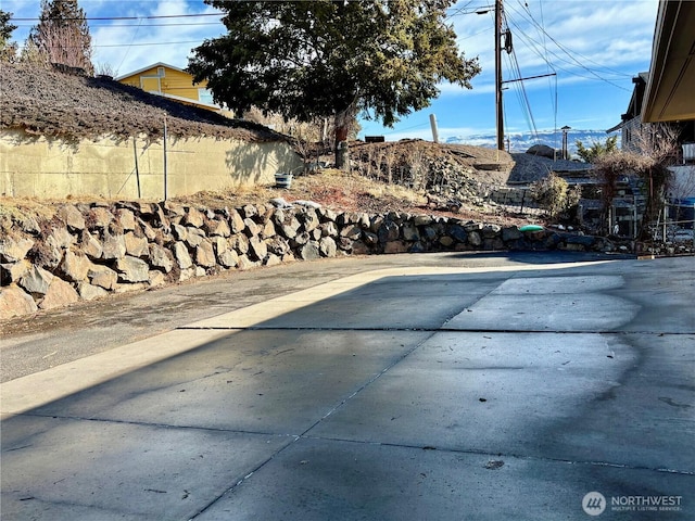 2009 Rainbow Ln, Wenatchee, WA 98801 - view of concrete road