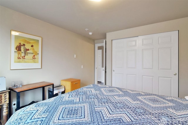 bedroom featuring a closet