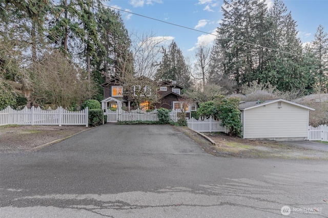 view of front of house with a fenced front yard