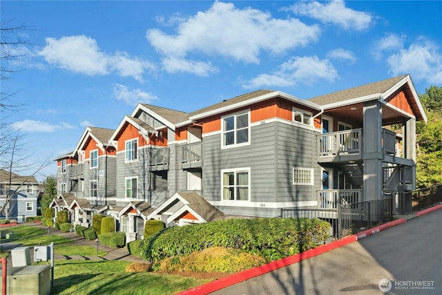 view of front of home featuring a residential view