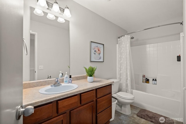 full bathroom featuring shower / bath combo with shower curtain, toilet, and vanity