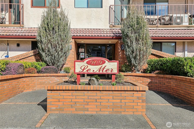 view of community / neighborhood sign