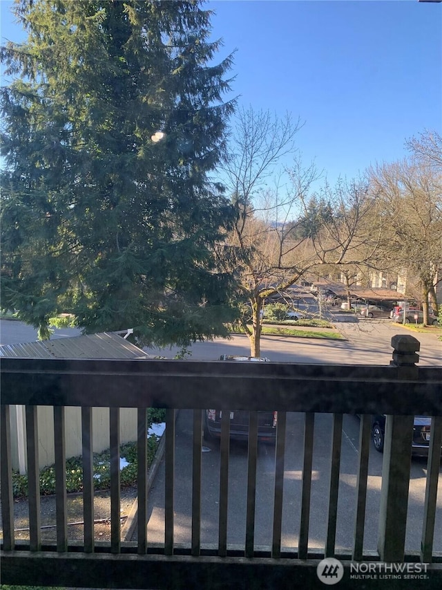 304 10th St, Kirkland, WA 98033 - view of balcony