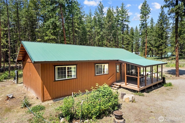 view of front of property with metal roof